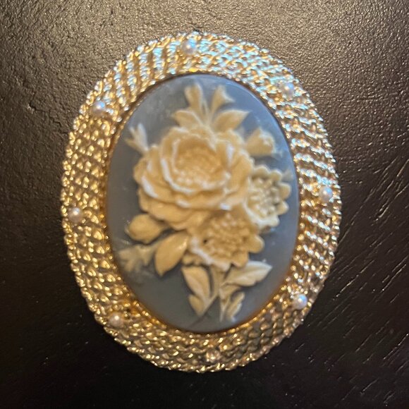 Jewelry - Vintage Rose Pale Blue Cameo Brooch Pendant Brushed Goldtone Faux Seed Pearl